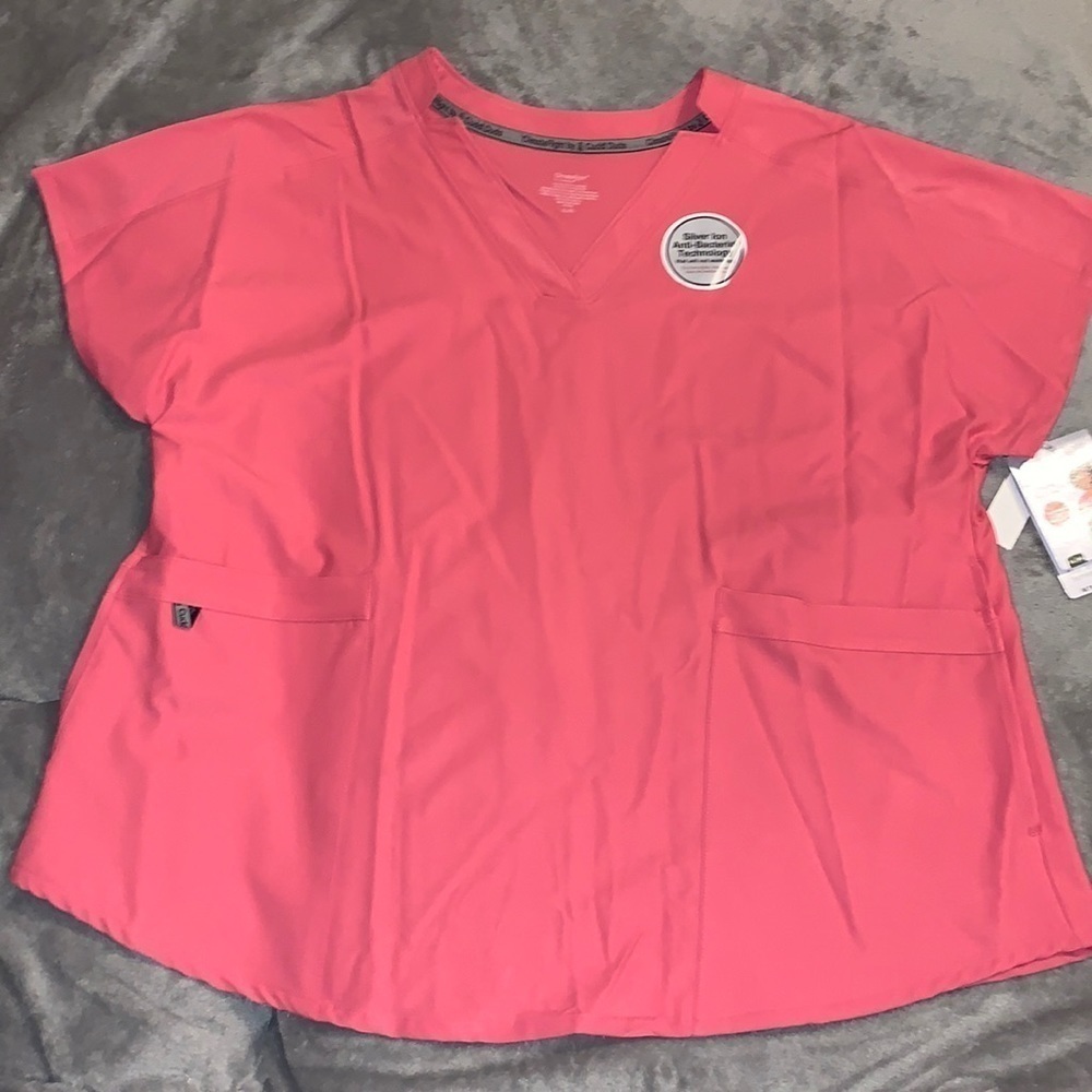 NWT Climate Right by Cuddl Duds Scrub Top